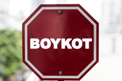 Boykot Mu Köleliğe Devam Mı