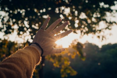 Güneş kendine parlamaz: Kendi ışığını bulma yolculuğu